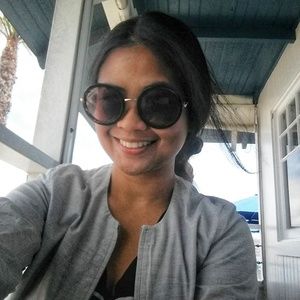 Meet your Posher, Andrea